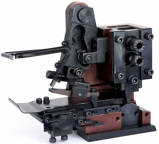 Systém příčné krimpovací formy pro OTP koncovky A-9